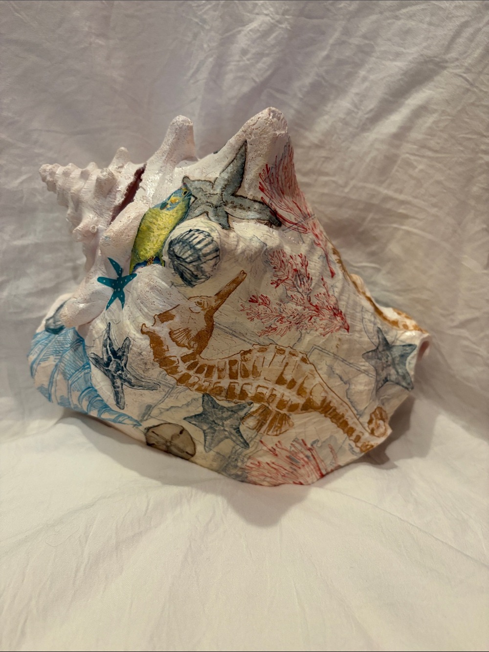 Decorative Conch Seashell with Seahorse & Starfish Motif - Multicolor